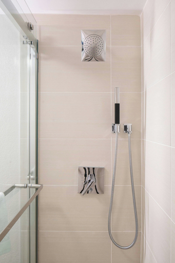 Bathroom 3, Fairfield Inn And Suites By Marriott Palm Beach, Palm Beach