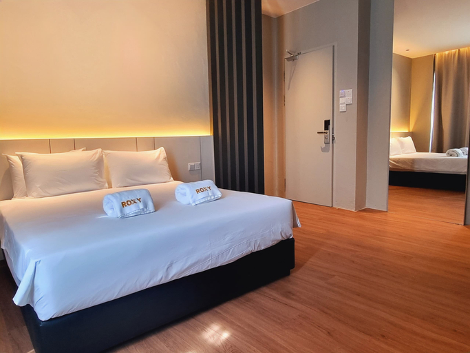 Roxy Hotel Malihah - Tap to explore photos