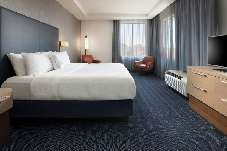 Bedroom 3, Courtyard by Marriott Lubbock Downtown/University Area, Lubbock