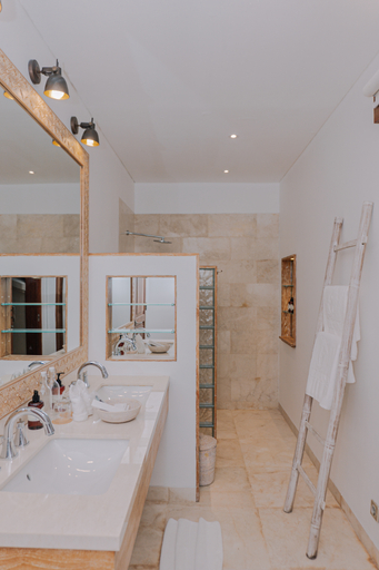 Bathroom 9