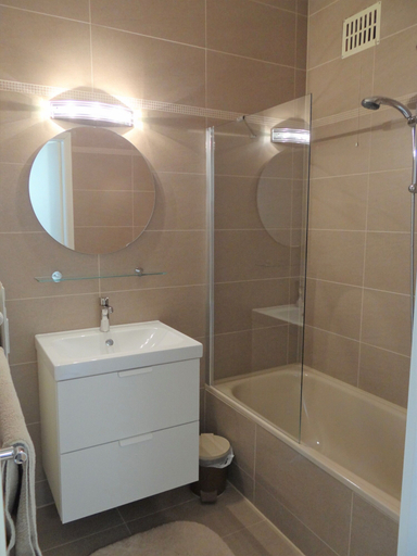 Bathroom 3, Apartment in Nieuwpoort Near the Beach, West-Vlaanderen