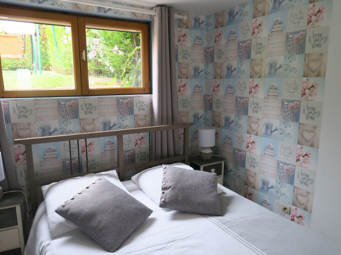 Bedroom 4, Les Collinades de Chalons, Marne