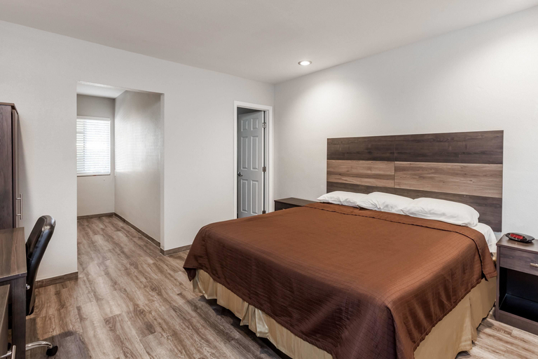 Bedroom 4, Studio 6 Rosemead, CA – Pasadena, Los Angeles