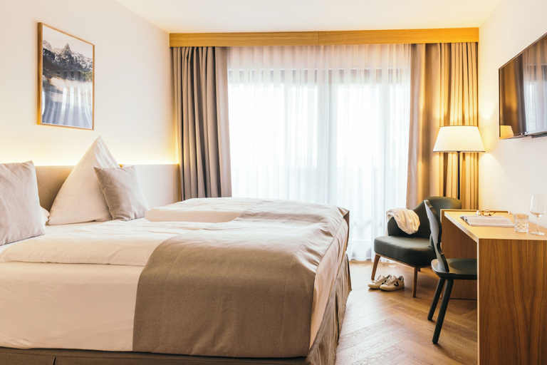 Bedroom 1, Garden Hotel Reinhart, Rosenheim