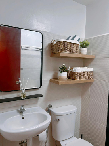 Bathroom 3, Lima's Suite @ Mesavirre Garden Residences, Bacolod City