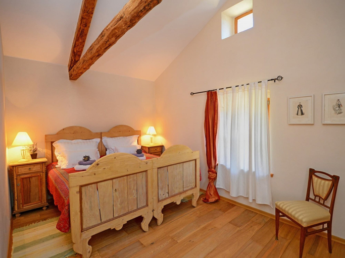 Bedroom 2, Spacious Villa in Kringa Croatia With Private Pool, Tinjan