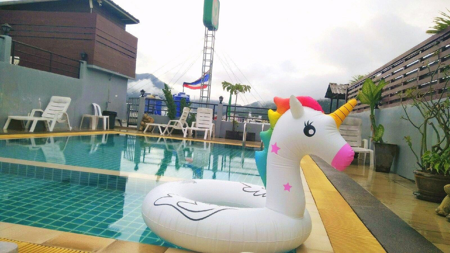 Swimming Pool 11