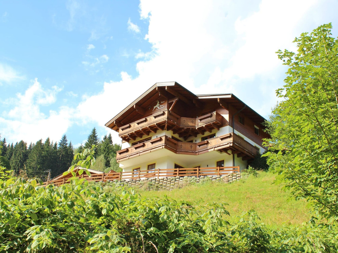 Exterior & Views 2, Luxurious Apartment in Saalbach-hinterglemm Near Ski Area, Zell am See