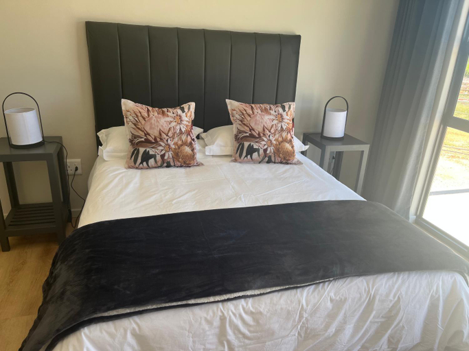 Others 3, STEYNMOND COTTAGE, Siyanda