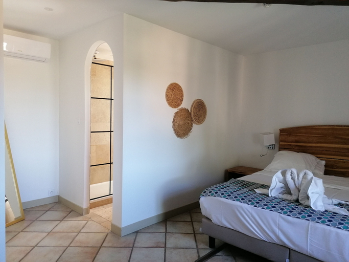 Bedroom 4, Domaine de la Nerthe, Bouches-du-Rhône