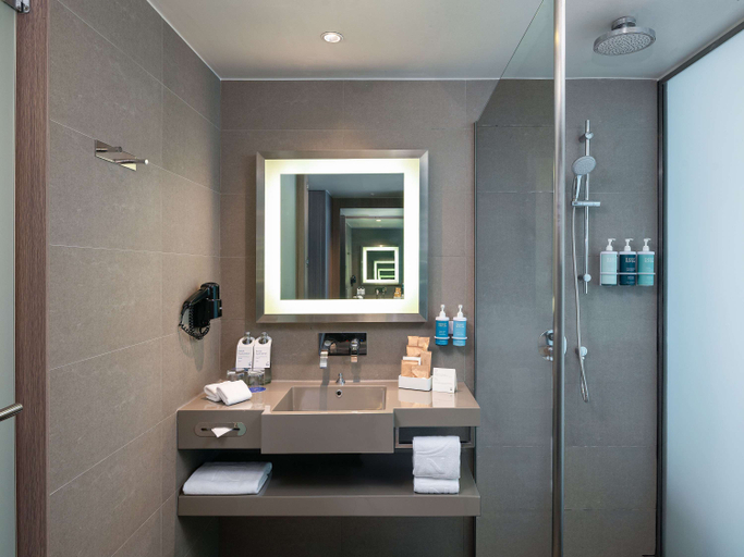 Bathroom 23
