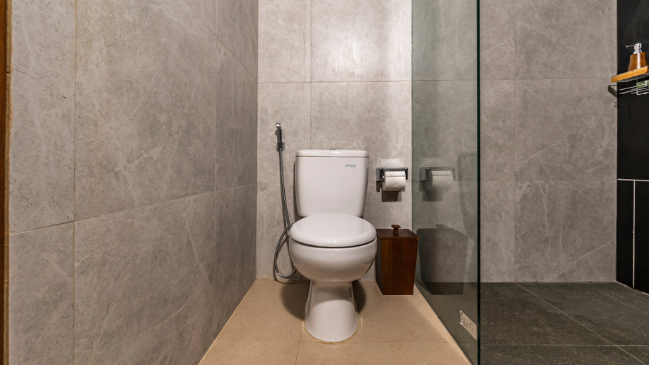 Bathroom 15
