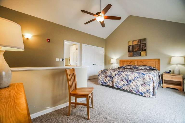 Bedroom 4, Tanglwood Resort, Pike