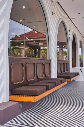 Exterior & Views 2, Bunjongburi Hotel, Muang Surat Thani