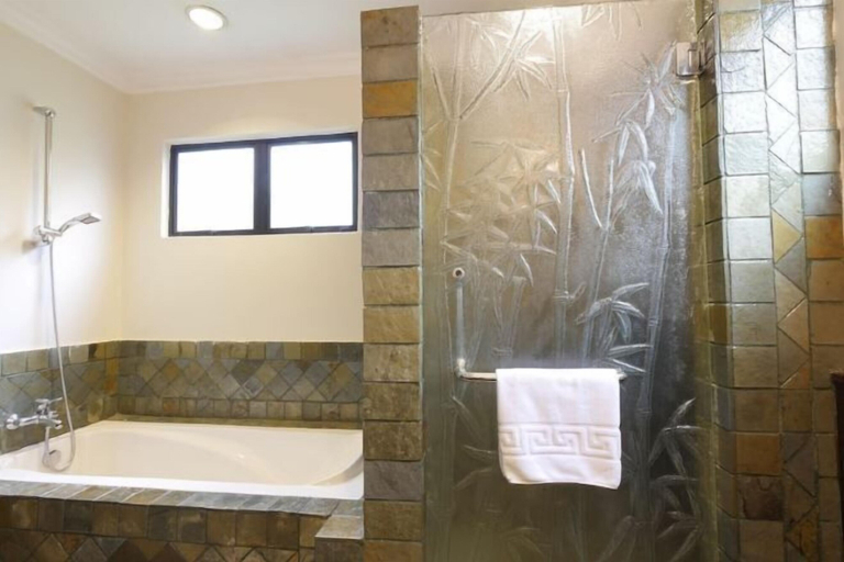 Bathroom 13