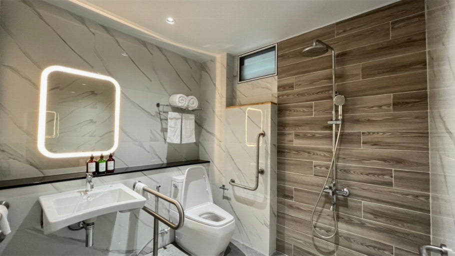 Bathroom 3, AMATAYA WELLNESS, Khlong Thom