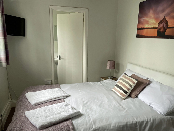 Bedroom 2, The Red Lion, Dorset