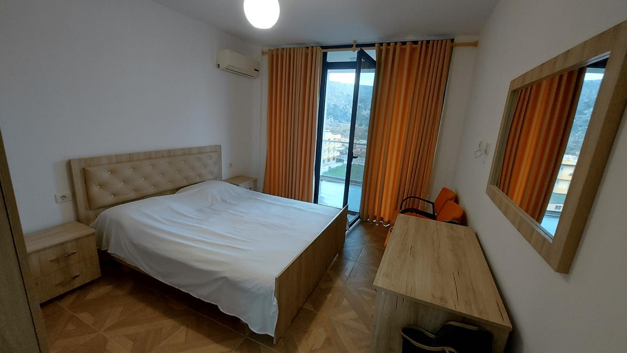 Others 3, Apartamente Shengjn, Lezhës