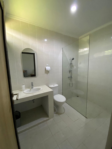 Bathroom 5, Hotel Putri Sari, Buleleng