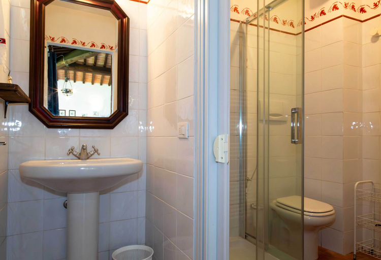 Bathroom 4, Podere Vesta, Siena
