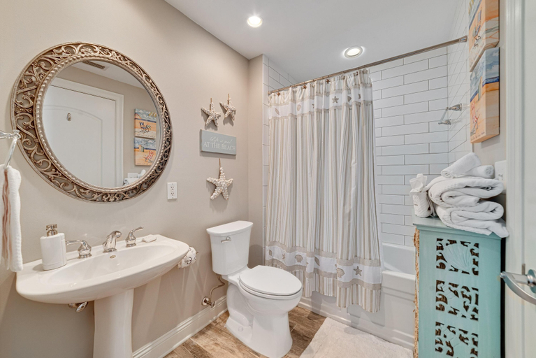 Bathroom 4, Indigo West 1602, Escambia