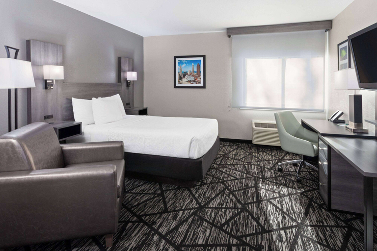Bedroom 3, La Quinta Inn by Wyndham Cleveland Independence, Cuyahoga