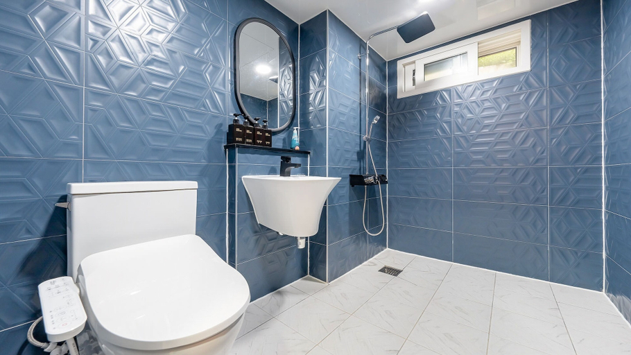 Bathroom 22