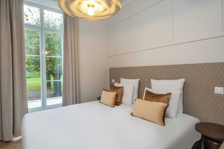 Bedroom 3, L'Horloge - Appart'Hotel, Seine-et-Marne