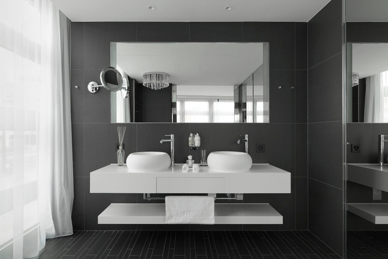 Bathroom 7