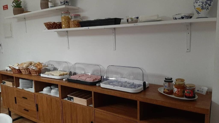 Food & Drinks 5, Lagoa Hostel & Suites, Lagoa
