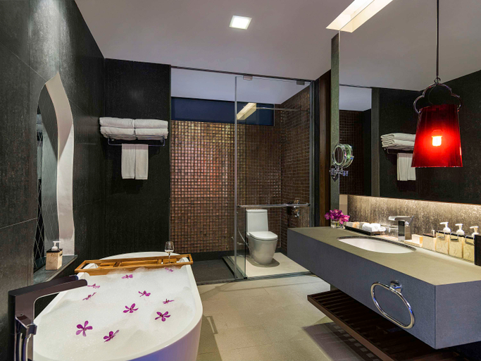 Bathroom 12