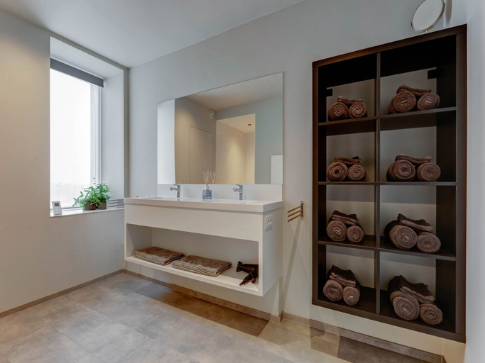 Bathroom, Holiday Home in Roesbrugge With Sauna, West-Vlaanderen