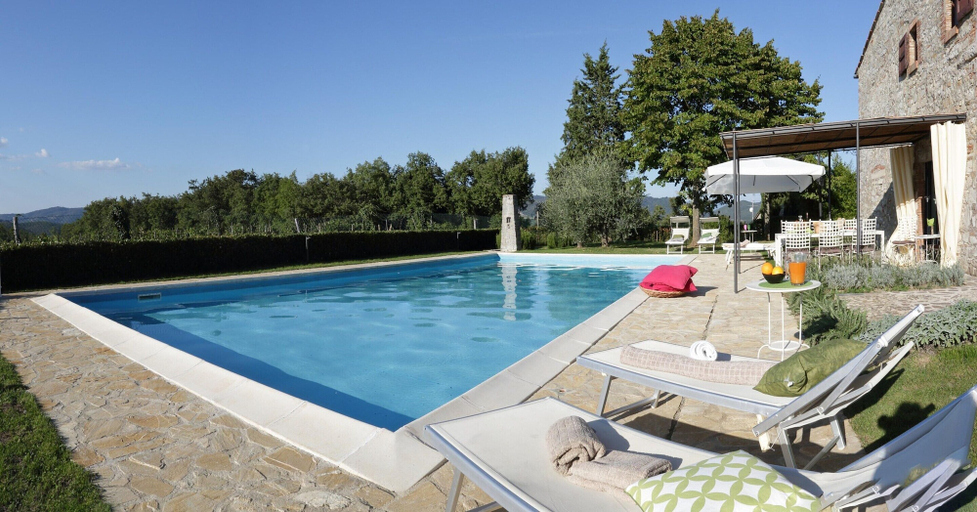 Pool 2, Belvilla by OYO Villa Petra Sei, Siena