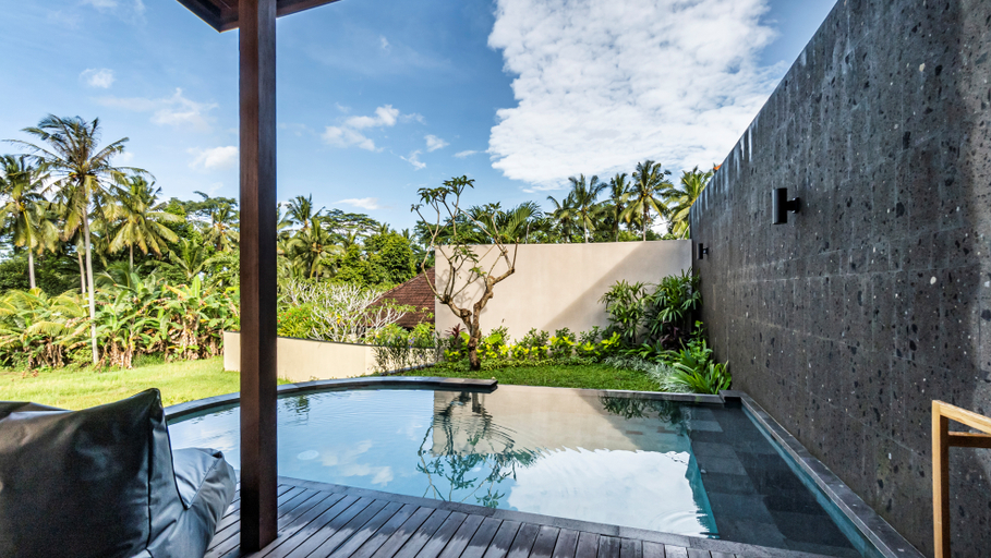 Swimming Pool 24