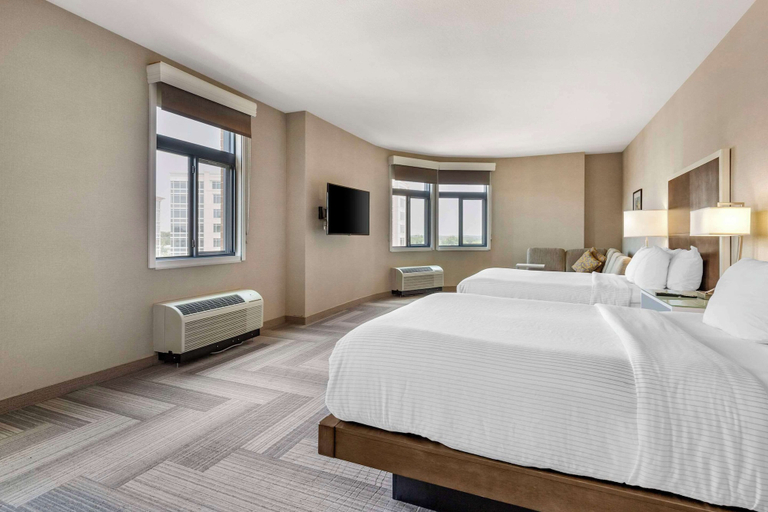 Bedroom 3, Cambria Hotel Rockville, Montgomery
