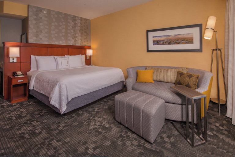 Bedroom 2, Courtyard by Marriott Fredericksburg Historic District, Fredericksburg
