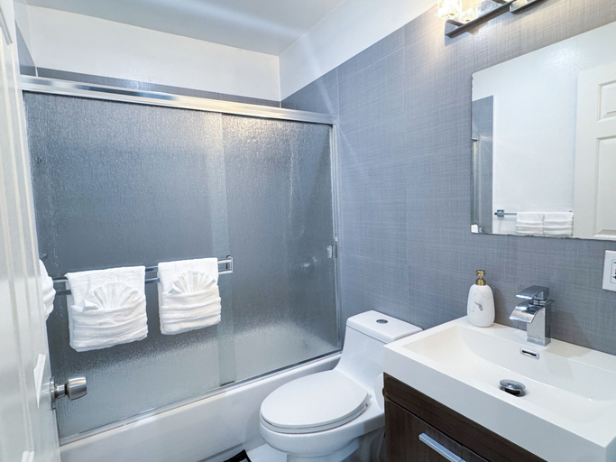 Bathroom 3, Sunnyvale 3B2b Super Big House, Santa Clara
