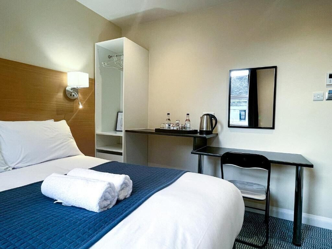 Bedroom 2, Park Inn Palace, Kent
