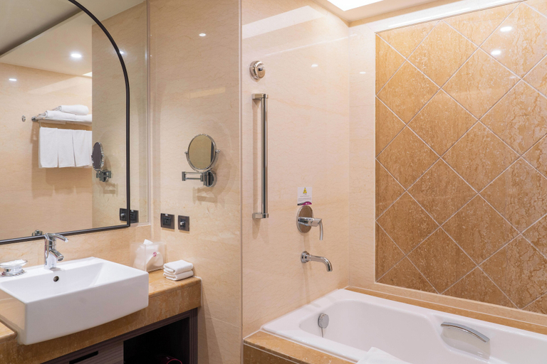 Bathroom 5, E-Da Royal Hotel, Kaohsiung