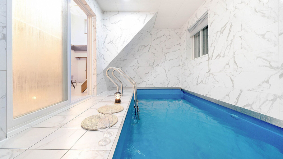 Swimming Pool 24