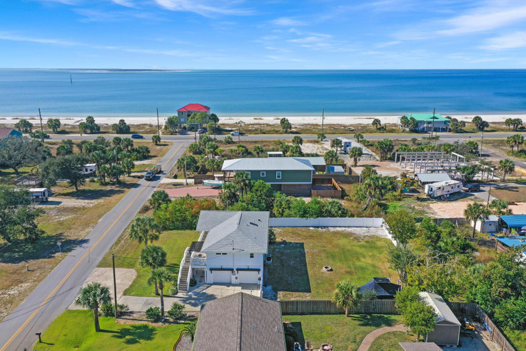 Exterior & Views 2, Anchored Inn, Gulf