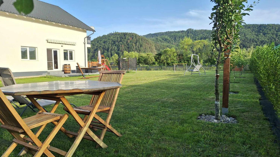 Others 5, DOM HILLS Bucovina, Gura Humorului
