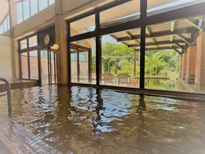 Sport & Beauty 4, Hotel Nadeshiko, Yōrō