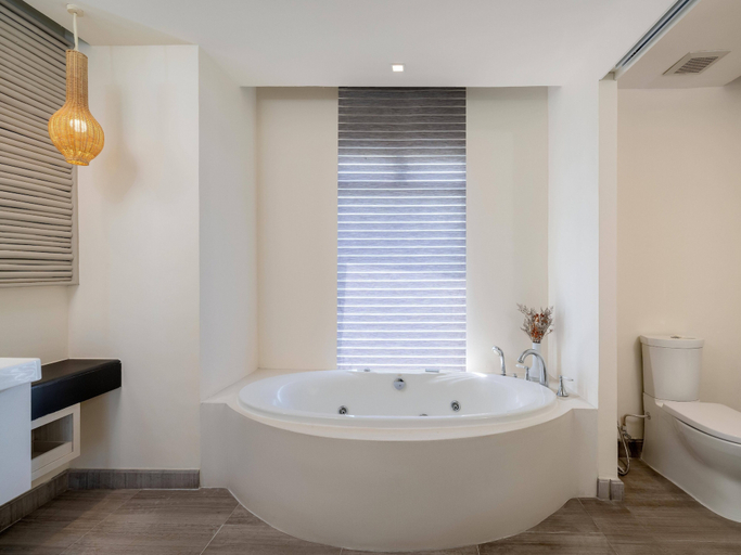 Bathroom 5, Natai Beach Resort, Takua Thung