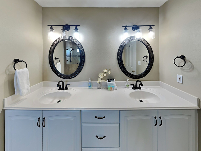 Bathroom 3, Bishop's Beach by Ryson Vacation Rentals, Galveston