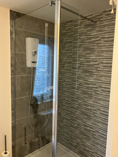 Bathroom 4, Chapel St Apartments, Gwynedd