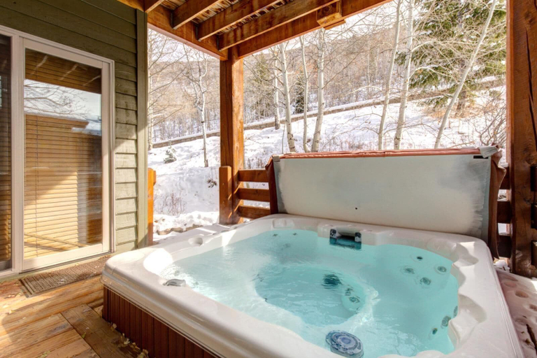 Nordic Retreat 5 Bedrooms PAC-2410 by KBM, Summit