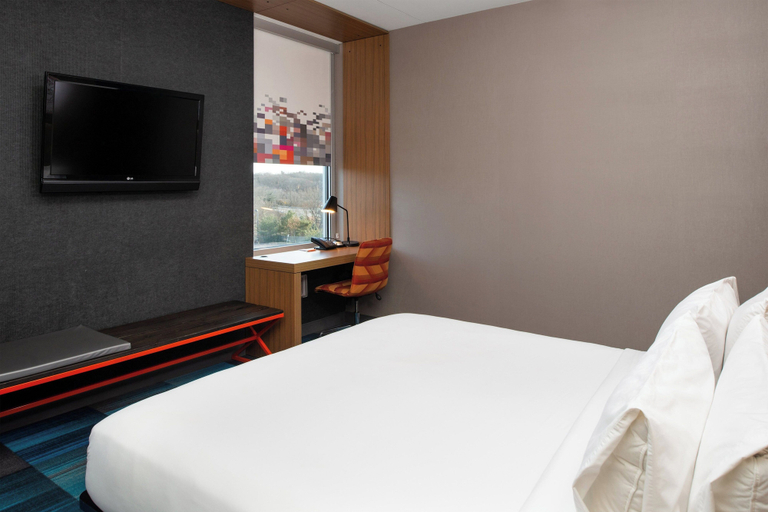Bedroom 4, Aloft by Marriott Lexington, Middlesex