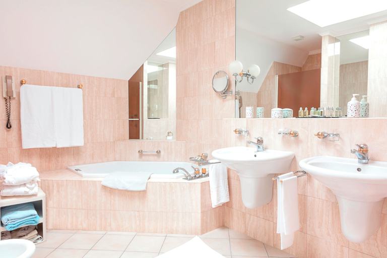 Bathroom 4, Hotel Victoria, Pays-d'Enhaut
