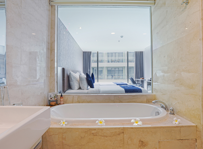 Bathroom 10